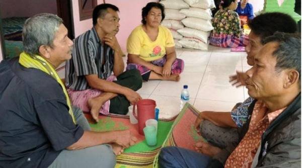 Sanak famili Untung Ginting berkumpul di rumah duka, Kamis (20/2/2020)