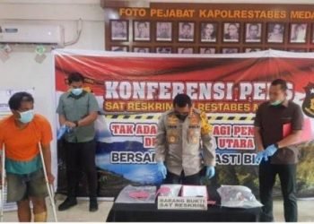 Kapolrestabes Medan Kombes Pol Edizzon Isir paparkan pengungkapan kasus pembunuhan seorang mahasiswi Juliana Lim Tumanggor, Selasa (14/2/2020) di Mapolrestabes Jalan HM Said No 1 Medan