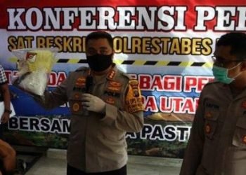 Kapolrestabes Medan Kombes Pol Riko Sunarko memberi keterangan Pers terkait kasus penangkapan narkoba seberat 1 Kg di Mapolrestabes Medan, Rabu (3/6/2020).