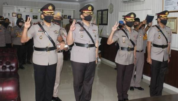 Kapolrestabes Medan Kombes Pol Riko Sunarko pimpin sertijab Kasat narkoba, Kasat Reskrim, Kapolsek Medan Baru, Kapolsek Percut Seituan, Sabtu (13/6/2020)