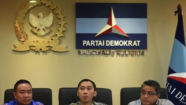 Meski ada klaim kesulitan koalisi di tingkat pusat, PDIP dan Demokrat di tiga daerah tetap bekerja sama dalam pilkada.