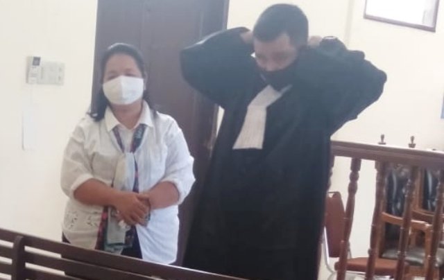 Terpidana usai sidang PK di PN Simalungun.