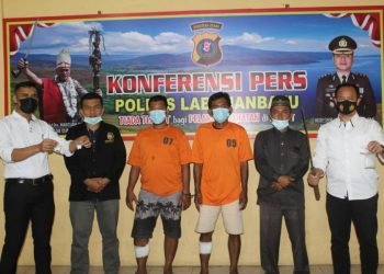 Dua tersangka narkoba sindikat Man Batak terpaksa dilumpuhkan dengan timah panas setelah mencoba melawan saat diamankan Petugas Satuan Reskrim Narkoba Polres Labuhanbatu.(foto: istimewa)