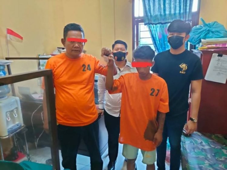 Kedua tersangka berinisial R dan AK.(foto: istimewa)