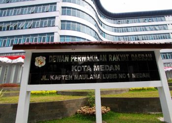 TRIADI WIBOWO/SUMUT POS--Gedung DPRD Medan di jalan kapten Maulana Lubis Medan, Kamis (4/9)