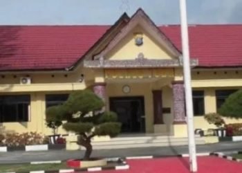 Polres Toba memohon kepada masyakat jika ada melihat kedua tersangka agar segera melaporkan nya kepada petugas Polres Toba