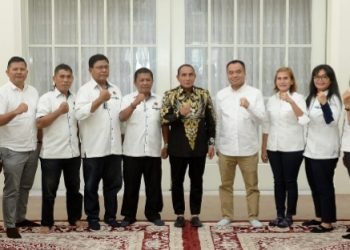 Gubsu Edy Rahmayadi, menerima audiensi Panitia Natal Persatuan wartawan Indonesia (PWI) Sumut tahun 2022, di Rumah Dinas Gubernur, Jalan Jenderal Sudirman Medan, Jumat (02/11/2022). (Ist)