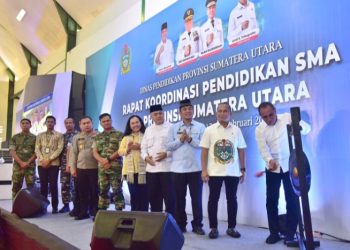 Gubernur Sumatera Utara (Sumut) Edy Rahmayadi mengadiri sekaligus membuka acara Rapat Koordinasi (Rakor) Pendidikan Sekolah Menengah Atas (SMA) se Provinsi Sumut di SMA 1 Plus  Matauli, Kecamatan Pandan, Kebupaten Tapanuli Tengah, Jumat (17/2/2023). (Diskominfo)