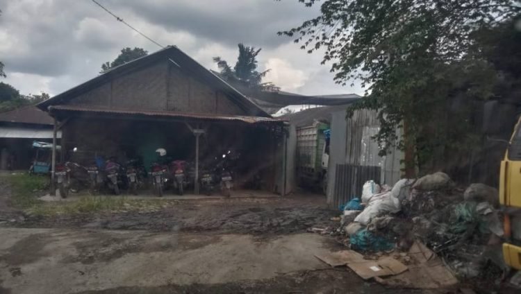 Rumah di Desa Tanjung Morawa B yang diduga dijadikan pabrik alumunium tanpa ijin. (Ist)