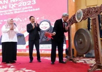 Sekretaris Daerah Provinsi Sumatera Utara Arief S Trinugroho menghadiri pembukaan Pelatihan Kepemimpinan Nasional Tingkat II Angkatan IX 2023 di Aula Tengku Rizal Nurdin, Jalan Jenderal Sudirman Nomor 41 Medan, Rabu (15/03/2023). (DISKOMINFO)