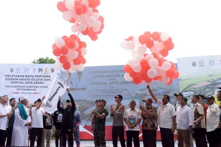 Gubernur Sumatera Utara (Sumut) Edy Rahmayadi beserta para pimpinan Forkopimda Provinsi Sumut melakukan peletakan batu pertama stadion madya atletik dan martial arts arena di kawasan Sumut Sport Centre Jalan Sultan Serdang, Desa Sena, Kabupaten Deliserdang. Jumat (31/3). (Diskominfo Provsu)