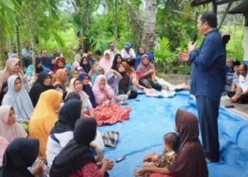 Wali Kota Padangsidempusn Irsan Nasution memberkan pengarahan pada kelompok tani. (IST)