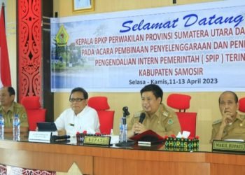 Bupati Samosir Vandiko Gultom saat membuka acara.(Suriono Brandoi)