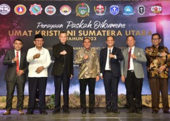 Gubernur Sumatera Utara (Sumut) Edy Rahmayadi menghadiri acara Perayaan Paskah Oikumene di Gereja Bethel Indonesia (GBI) Rumah Persembahan, Jalan Jamin Ginting Medan, Jumat (28/4/2023). (Diskominfo)