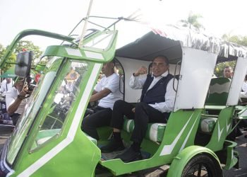 Gubernur Sumatera Utara (Sumut) Edy Rahmayadi bersama Bupati dan Walikota se Sumut menghadiri acara TOP Musyawarah Perencanaan Pembangunan  (Musrenbang) Rencana Kerja Pembangunan Daerah (RKPD) Sumut Tahun 2024, Rabu (12/4/2023). Gubernur Sumut bersama Bupati dan Walikota se Sumut menggunakan Becak Bermotor bersama dari Rumah Jabatan Gubernur Sumut menuju Hotel Santika Medan. (Diskominfo Sumut)