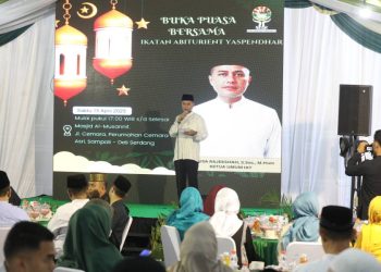 Wakil Gubernur Sumatera Utara (Wagub Sumut) Musa Rajekshah menggelar acara buka puasa bersama dengan Ikatan Abiturient Yaspendhar (IAY), di Masjid Almusanif, Kompleks Cemara Asri, Sabtu (15/4).  (DISKOMINFO SUMUT)