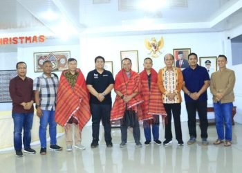 Bupati dan Wakil Bupati Samosir silahturahmi dengan Irdiv I Kostrad. (IST)