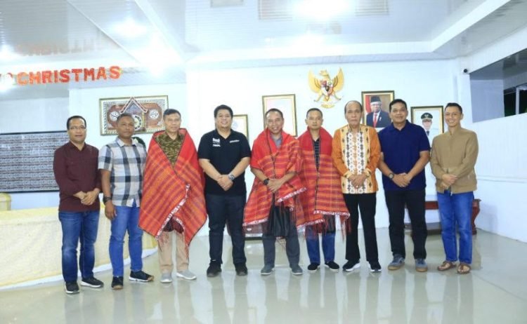 Bupati dan Wakil Bupati Samosir silahturahmi dengan Irdiv I Kostrad. (IST)
