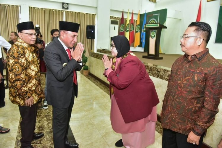 Gubernur Sumatera Utara (Sumut) Edy Rahmayadi menghadiri pelantikan Dr Safrida sebagai Rektor Universitas Islam Sumatera Utara (UISU), Rabu (26/4) di Aula Fakultas Kedokteran UISU, Jalan STM, Medan.  (Diskominfo)