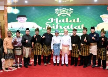 Gubernur Sumut Edy Rahmayadi menghadiri Halalbihalal Kesultanan Asahan 1444 H yang diselenggarakan di Aula Tengku Rizal Nurdin, Rumah Dinas Gubernur Sumut, Jalan Sudirman No. 41 Medan, Sabtu (29/4/2023). (Diskominfo)