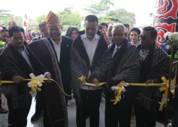Wakil Gubernur (Wagub) Sumatera Utara (Sumut) Musa Rajekshah menghadiri acara peresmian gedung Perpustakaan Daerah (Pusda) Kabupaten Dairi, yang diberi nama Perpustakaan Raja Naga Jambe di Taman Rekreasi Sidikalang, Kamis (4/5). (DISKOMINFO SUMUT)