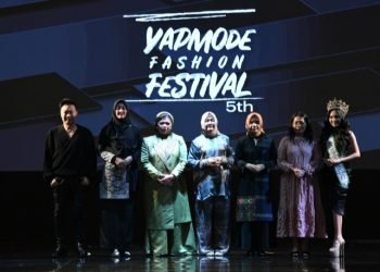 Ketua Dewan Kerajinan Daerah (Dekranasda) Sumatera Utara (Sumut) Nawal Lubis saat menghadiri dan membuka Yapmode Fashion Festival 2023 di  Grand Ballroom Hotel Grand Mercure Medan Jalan Sutomo Nomor 1 Medan, Sabtu (20/5).