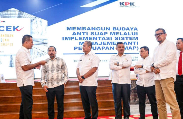 Wakil Gubernur Sumut Musa Rajekshah menghadiri acara Sosialisasi Pencegahan Tindak Pidana Korupsi Melalui Implementasi SMAP Secara Digital oleh KPK di Aula Raja Inal Siregar, Kantor Gubernur Sumut, Jalan Pangeran Diponegoro, Nomor 30 Medan, Rabu (24/5). (DISKOMINFO SUMUT)
