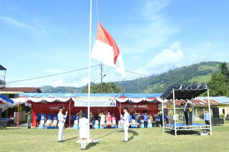 Peringatan Hardiknas di Kabupaten Samosir.(Suriono Brandoi)