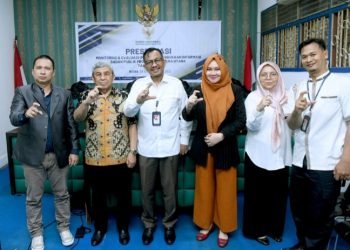 Kepala Dinas Komunikasi dan Informatika Provinsi Sumut Ilyas S Sitorus saat mengikuti Monitoring dan Evaluasi Keterbukaan Informasi Badan Publik Provinsi Sumut di Sekretariat Komisi Informasi Sumut, Jalan Al Falah, Medan, Rabu (21/6/2023). (Diskominfo Sumut).

 