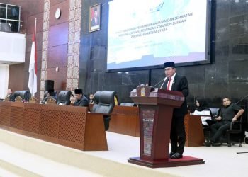 Gubernur Sumut Edy Rahmayadi menghadiri Rapat Paripurna DPRD Sumut dengan Agenda Tanggapan dan Jawaban Gubernur Sumut terhadap Pandangan Umum Fraksi atas Ranperda Pertanggungjawaban Pelaksanaan APBD Provinsi Sumut Tahun Anggaran 2022 di Kantor DPRD Sumut, Jalan Imam Bonjol, Medan, Senin (26/6/2023). (Diskominfo Sumut)