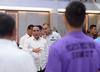Gubernur Sumatera Utara (Sumut) Edy Rahmayadi silaturahmi dengan para atlet dan pelatih Pelatda berjalan PON XXI/2024 Aceh-Sumut serta pengurus cabang olahraga Taekwonda, Bola voli dan Berkuda Provinsi Sumut di Aula Raja Inal Siregar lantai 2 Gedung Kantor Gubernur Sumut Jalan Diponegoro Nomor 30 Medan, Kamis (15/6). (Diskominfo Sumut)