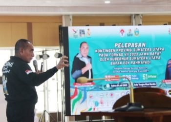Gubernur Sumatera Utara (Sumut) Edy Rahmayadi melepas Kontingen Komite Olahraga Masyarakat Indonesia (KORMI) Provinsi Sumatera Utara yang akan bertanding pada  Festival Olahraga Masyarakat Nasional (FORNAS)   VII Tahun 2023 di Provinsi Jawa Barat, di Aula Tengku Rizal Nurdin Rumah Dinas Gubernur Sumut Jalan Sudirman Nomor 41  Medan, Sabtu (1/7). (DISKOMINFO SUMUT)

 