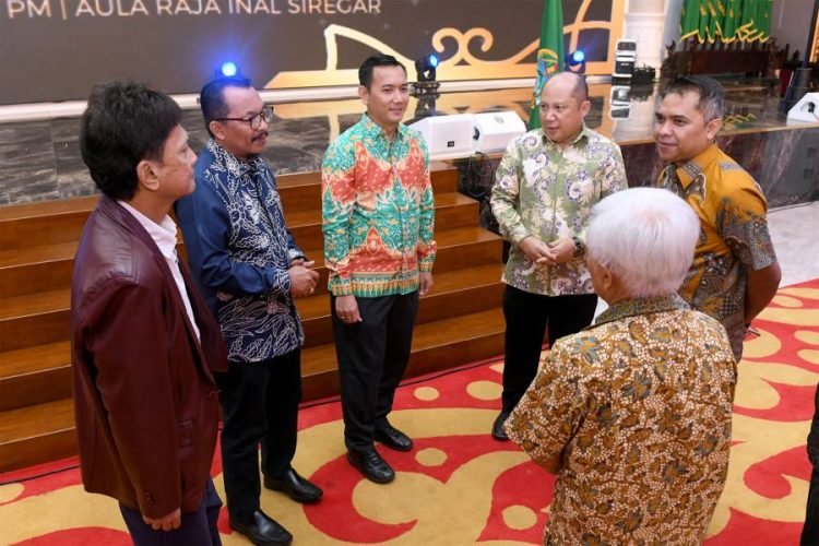 Kepala Dinas Komunikasi dan Informatika Sumatera Utara (Sumut) Ilyas Sitorus mewakili Gubernur Sumut Edy Rahmayadi menghadiri Jamuan Makan Malam atau Gala Dinner Konferensi Penyiaran Indonesia 2023 di Aula Raja Inal Siregar, lantai 2 Kantor Gubernur Sumut, Jalan Diponegoro No. 30, Medan, Rabu Malam (26/7/2023). (Diskominfo Sumut)