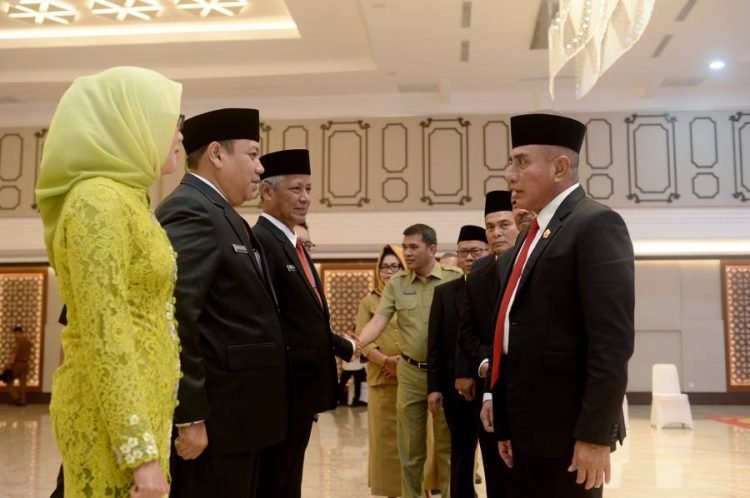 Gubernur Sumatera Utara (Sumut) Edy Rahamayadi melantik Pejabat Pimpinan Tinggi Pratama pada lingkungan Pemerintah Provinsi Sumut di Aula Raja Inal Siregar, lantai 2 Kantor Gubernur Sumut Jalan Diponegoro Nomor 30 Medan, Senin (24/7). (Diskominfo Sumut)