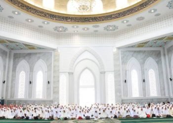 Para peserta pengajian akbar sekaligus praktek manasik haji dan umrah di  Masjid Agung Syahrun Nur, Komplek Perkantoran Pemerintahan Tapanuli Selatan,  Sipirok, Sabtu (8/7/2023). (IST)