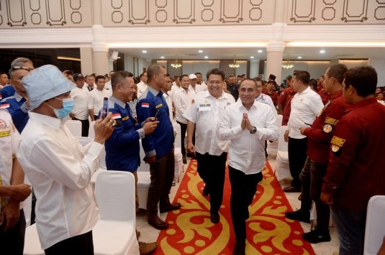 Gubernur Sumatera Utara (Sumut) Edy Rahmayadi pada pelantikan pengurus Dewan Perwakilan Daerah Lembaga Pemberdayaan Masyarakat (LPM) Provinsi Sumut periode 2023-2028 di Aula Raja Inal Siregar lantai 2 Kantor Gubernur Sumut Jalan Diponegoro Nomor 30 Medan, Kamis (6/7). (Diskominfo Sumut)