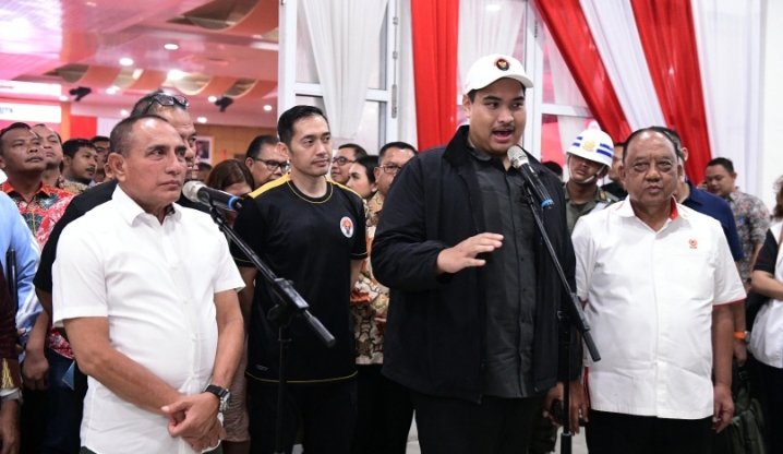 Gubernur Sumatera Utara Edy Rahmayadi bersama Menteri Pemuda dan Olahraga (Menpora) Republik Indonesia (RI) Ario Bimo Nandito Ariotedjo dan Ketua Komite Olahraga Nasional Indonesia (KONI) Pusat Marciano Norman melaksanakan rapat koordinasi lanjutan persiapan Pekan Olahraga Nasional XXI Aceh - Sumut Tahun 2024 di Aula Tengku Rizal Nurdin, Rumah Dinas Gubernur Sumut, Jalan Sudirman Medan, Jumat (4/8/2023) malam. (Diskominfo Sumut)