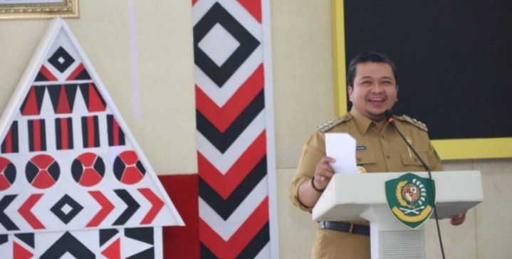 Bupati Tapsel Dolly Pasaribu saat membuka Jambore Kader Dasawisma PKK tingkat kabupaten di Aula Sarasi Kantor Bupati Tapsel. (IST)