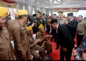 Gubernur Sumatera Utara (Sumut) Edy Rahmayadi didampingi Ketua TP PKK Provinsi Sumut Nawal Lubis beserta Forkopimda Sumut menghadiri Ramah Tamah dan Silaturahmi dengan Janda Perintis dan Pejuang Kemerdekaan Republik Indonesia di Aula Tengku Rizal Nurdin Jalan Jenderal Sudirman Nomor 41 Medan. Jumat (11/8). (Diskominfo Sumut)