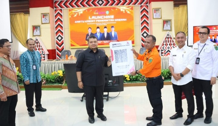 Bupati Tapsel Dolly Pasaribu lonching gerakan Dompet Peduli Bencana Kabupaten Tapanuli Selatan (Dompak), Rabu (23/8/2023), di aula lantai III kantor bupati. (IST)