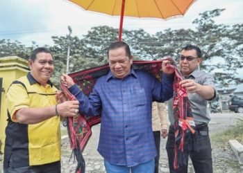 Kadis Pendidikan Padangsidimpuan M.Lutfi Siregar dan seketaris mengulosi Wali Kota Padangsidimpuan Irsan Nasution saat road show ke dinas pendidikan. (IST)