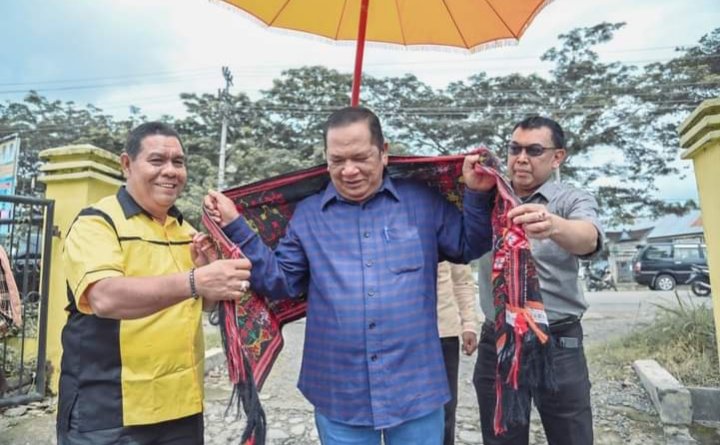 Kadis Pendidikan Padangsidimpuan M.Lutfi Siregar dan seketaris mengulosi Wali Kota Padangsidimpuan Irsan Nasution saat road show ke dinas pendidikan. (IST)