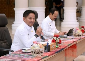 Pj Gubernur Sumut Hassanudin yang didampingi Sekdaprov Sumut Arief S Trinugroho memimpin Rapat Koordinasi Bupati dan Walikota se-Sumut di Aula Raja Inal Siregar, lantai 2 Kantor Gubernur Sumut, Jalan Diponegoro Nomor 30, Medan, Rabu (6/9/2023). (Diskominfo Sumut).