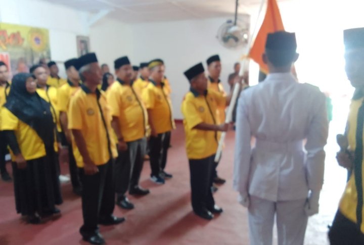 Ketua DK2P periode 2023-2028, Rahmad Haholongan Pohan mengibarkan bendera Pataka dan siap untuk memajukan DK2P ke depan. (IST)