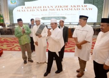 Pj Gubernur Sumatera Utara (Sumut) Hassanudin menghadiri Tabligh dan Zikir Akbar Maulid Nabi Muhammad SAW bersama Yayasan Madinatul Quran dan PT Pegadaian di Aula Raja Inal Siregar Lantai 2 Kantor Gubernur Sumut Jalan Diponegoro Nomor 30 Medan, Sabtu (30/9). (Diskominfo Sumut)