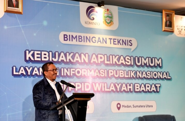 Kepala Dinas Komunikasi dan Informatika Provinsi Sumatera Utara (Sumut) Ilyas Sitorus mewakili Pj Gubernur Sumut Hassanudin pada acara Bimbingan Teknis Kebijakan Aplikasi Umum Layanan Informasi Publik Nasional Bagi PPID Wilayah Barat, di Hotel JW. Marriot, Jalan Putri Hijau No. 10. Medan, Kamis (5/10). (Diskominfo Sumut)