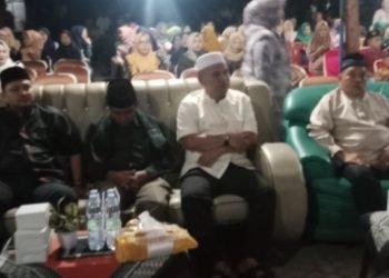 Camat Pulau Rakyat beserta unsur pimpinan PTPN IV Kebun Pulu Raja. (IST)