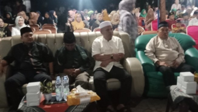 Camat Pulau Rakyat beserta unsur pimpinan PTPN IV Kebun Pulu Raja. (IST)
