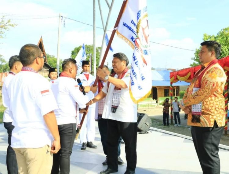 Pelantikan pengurus LPM Kabupaten Samosir.(Suriono Brandoi)