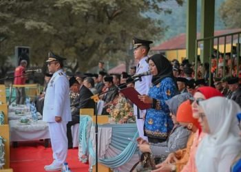 Pj.Wali Kota Padangsidimpuan Letnan Dalimunthe bertindak sebagai Irup HUT ke-22 Pemko Padangsidimpuan  di Stadion HM.Nurdin Nasution Padangsidimpuan, Selasa (17/10/2023). (IST)